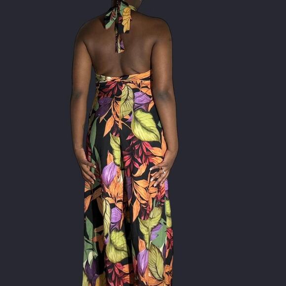Tropical floral maxi jumpsuitwith halter top. - Picture 3 of 4